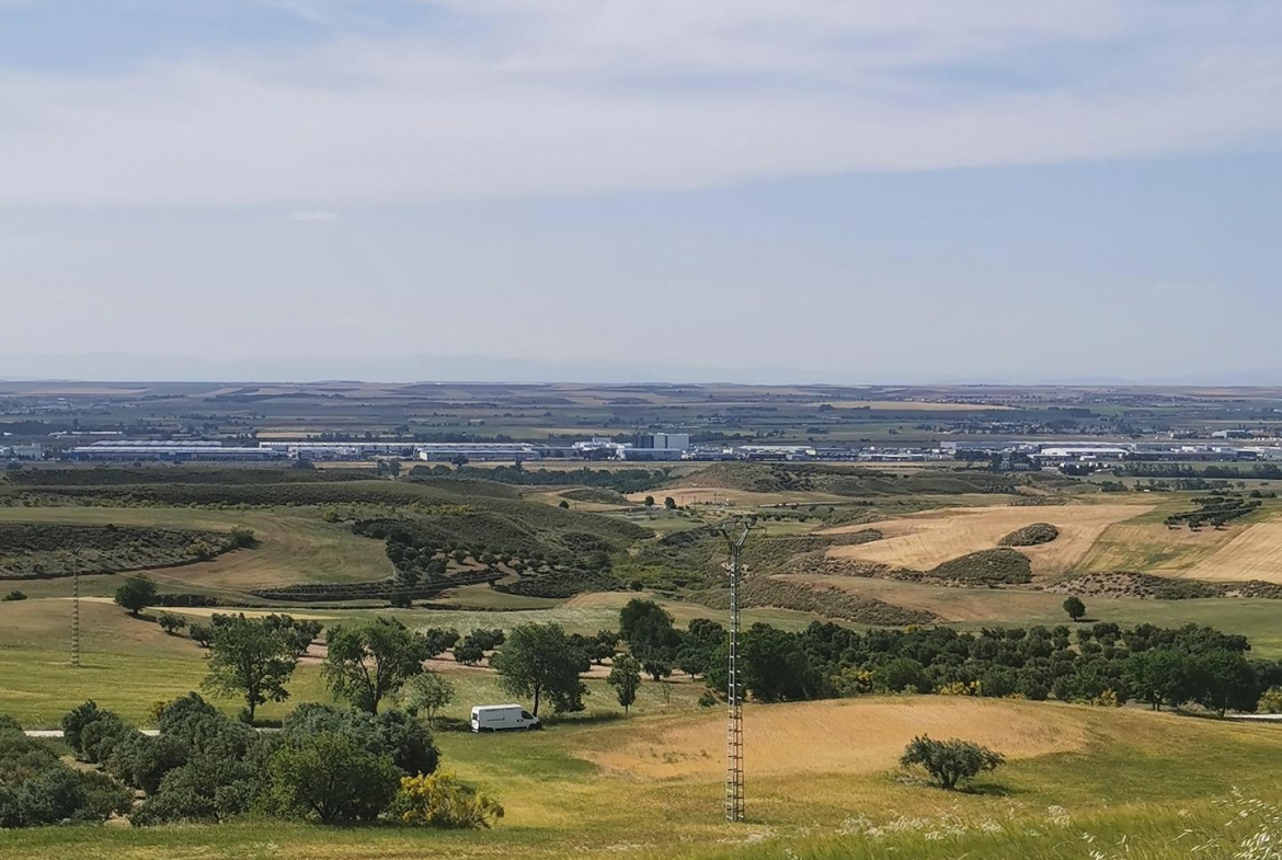 Propiedad gestionada por HOLA! Spain - Terreno rural en Santos de la Humosa  Los (Los Santos de la Humosa)