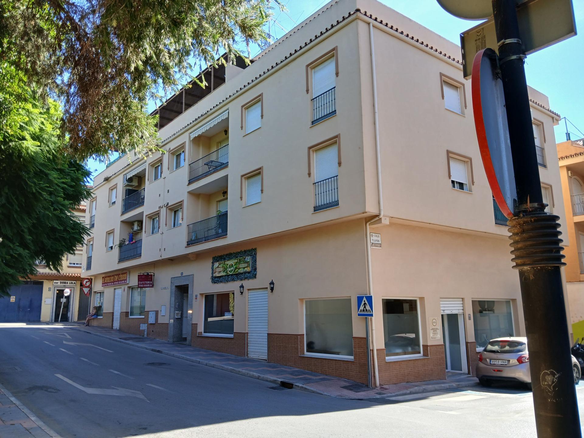 Propiedad gestionada por HOLA! Spain - Local comercial en Las lagunas - las flores (Mijas)