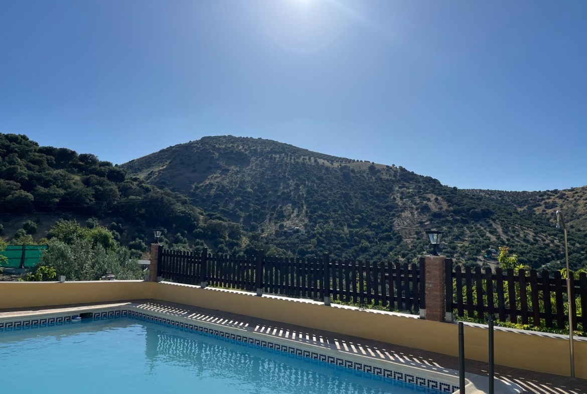 Propiedad gestionada por HOLA! Spain - Casa con terreno en Iznajar (Iznajar)