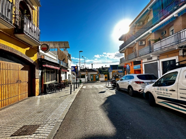 Propiedad gestionada por HOLA! Spain - Local comercial en Barrio del Naranjo (Córdoba)