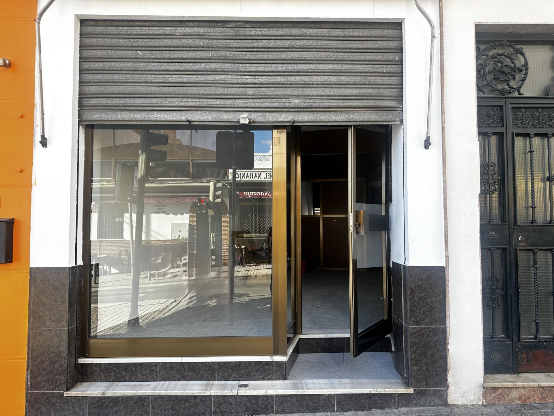 Propiedad gestionada por HOLA! Spain - Local comercial en Barrio del Naranjo (Córdoba)