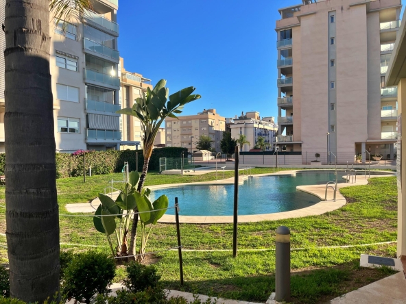 Propiedad gestionada por HOLA! Spain - Planta baja en 2 linea de playa (Rincón de la Victoria)