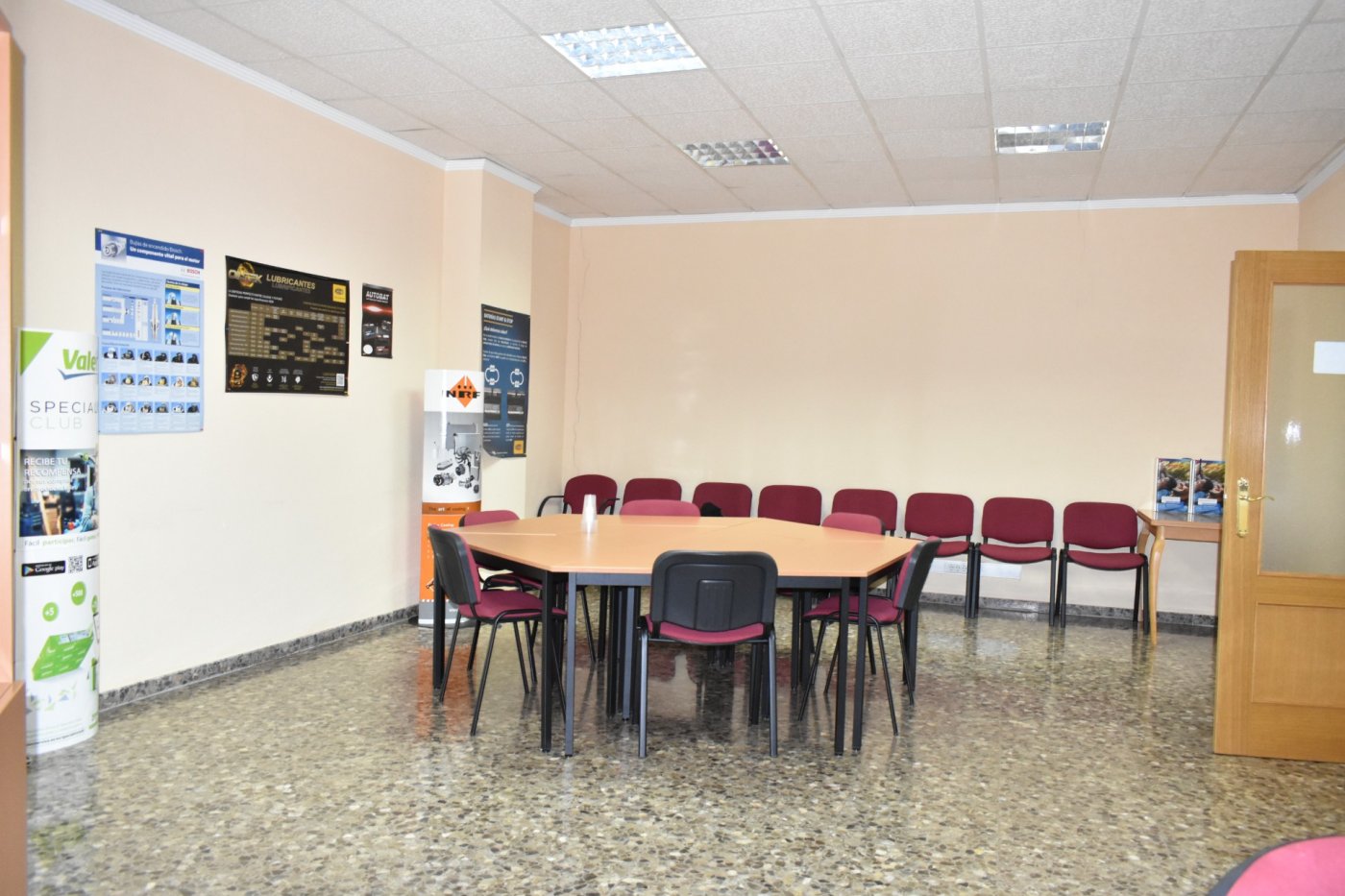 Propiedad gestionada por HOLA! Spain - Local comercial en Malilla (Valencia)